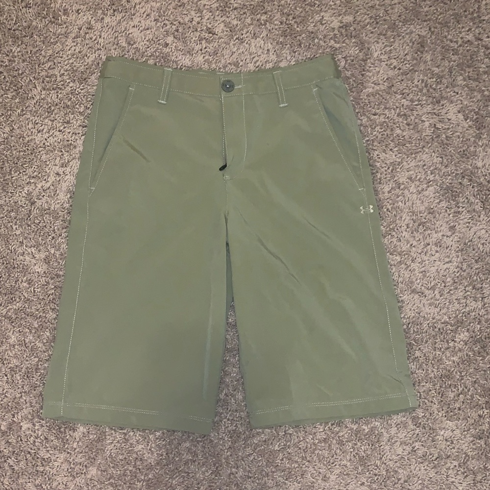 Tan Under-Armour casual shorts